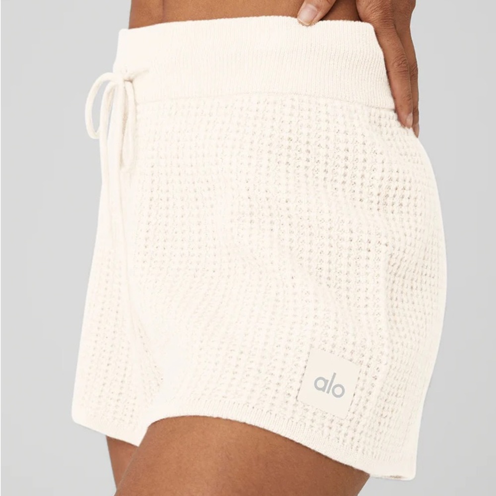 ALO Cashmere High-Waist Plush Waffle Short